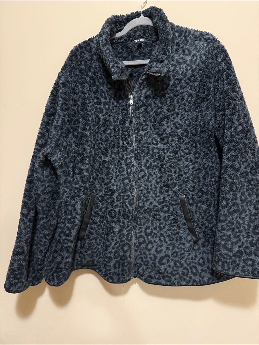 Torrid Sherpa Zip-Up Jacket in Charcoal Leopard